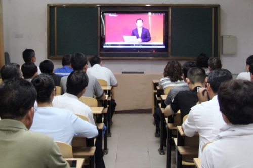 【动态】校区组织全体党员看视频上党课